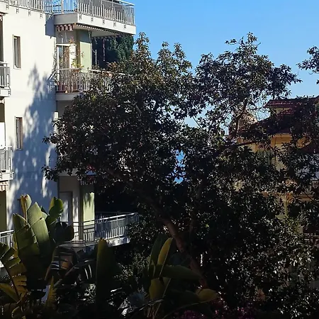 Melody Breeze Apartments-sanremo 45 * San Remo